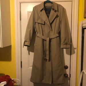 London Fog Trench Coat Women’s size 18.